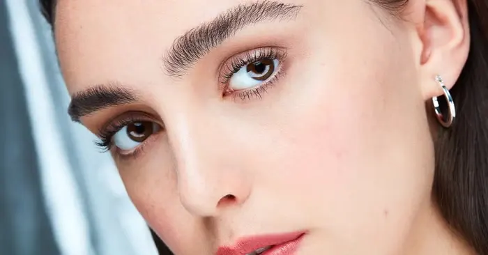 تفاوت سایه ابرو با ژل ابرو چیست؟