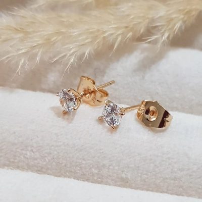 گوشواره زنانه میخی ژوپینگ مدل تک نگین رنگ طلایی