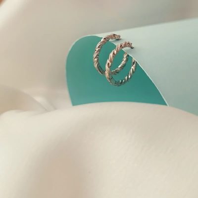 گوشواره زنانه ژوپینگ حلقه‌ای تراش‌دار رنگ نقره‌ای
