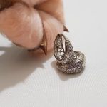 گوشواره زنانه ژوپینگ مدل هلالی نگین‌دار رنگ نقره‌ای