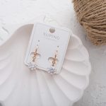 گوشواره زنانه ژوپینگ مدل نگینی رنگ طلایی