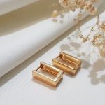 گوشواره زنانه ژوپینگ مدل مستطیل پهن رنگ طلایی