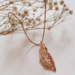 آویز گردنبند ژوپینگ مدل برگ نگینی
