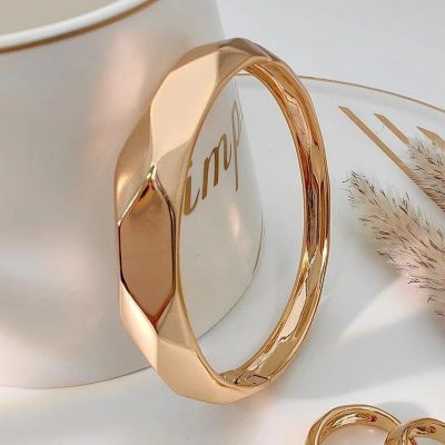 دستبند النگویی زنانه ژوپینگ مدل چند وجهی