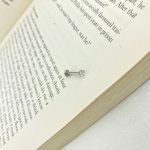 پیرسینگ لب استیل مدل نگینی نقره ای