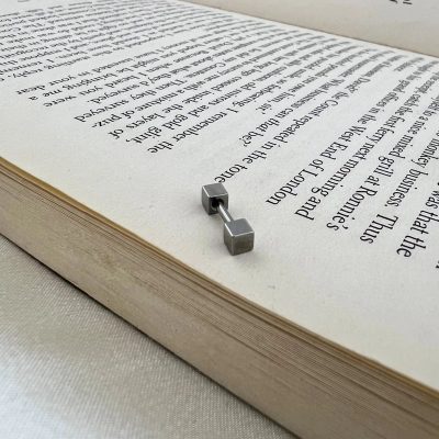 پیرسینگ استیل گوش مدل مربع نقره‌ای
