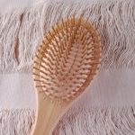 برس چوبی بامبو مدل بیضی دندانه گرد - تصویر 3